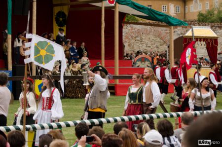 příchod historického průvodu a slavnostní ceremonie (15:30-16:00), Pivovarské zahrady | Český Krumlov, Slavnosti pětilisté růže 2014