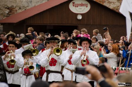 příchod historického průvodu a slavnostní ceremonie (15:30-16:00), Pivovarské zahrady | Český Krumlov, Slavnosti pětilisté růže 2014