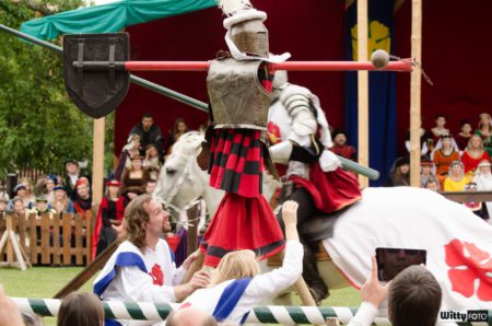 rytířský turnaj dělení růží (16:00-17:00), Pivovarské zahrady | Český Krumlov, Slavnosti pětilisté růže 2014
