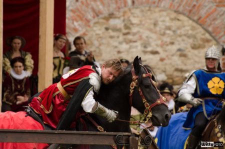 rytířský turnaj dělení růží (16:00-17:00), Pivovarské zahrady | Český Krumlov, Slavnosti pětilisté růže 2014