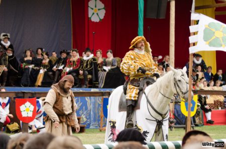 rytířský turnaj dělení růží (16:00-17:00), Pivovarské zahrady | Český Krumlov, Slavnosti pětilisté růže 2014