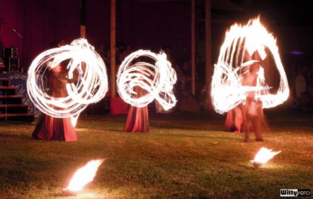 fireshow "Oheň a hudba" (22:00-22:30) - foceno kompaktem, Pivovarské zahrady | Český Krumlov, Slavnosti pětilisté růže 2014