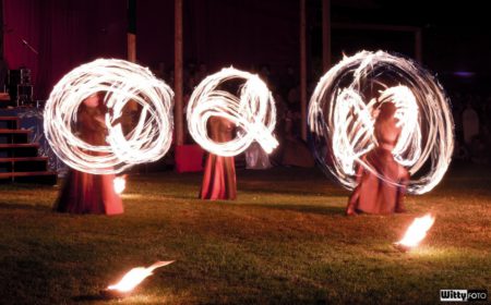 fireshow "Oheň a hudba" (22:00-22:30) - foceno kompaktem, Pivovarské zahrady | Český Krumlov, Slavnosti pětilisté růže 2014
