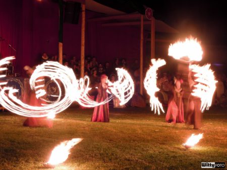 fireshow "Oheň a hudba" (22:00-22:30) - foceno kompaktem, Pivovarské zahrady | Český Krumlov, Slavnosti pětilisté růže 2014