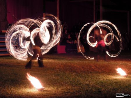 fireshow "Oheň a hudba" (22:00-22:30) - foceno kompaktem, Pivovarské zahrady | Český Krumlov, Slavnosti pětilisté růže 2014