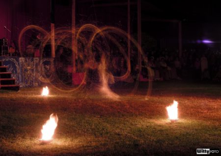 fireshow "Oheň a hudba" (22:00-22:30) - foceno kompaktem, Pivovarské zahrady | Český Krumlov, Slavnosti pětilisté růže 2014