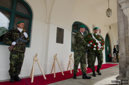 slavnostní odhalení pamětní desky na paměť válečných letců z českokrumlovského regionu | Český Krumlov