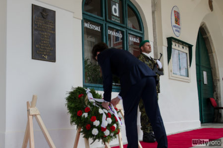 slavnostní odhalení pamětní desky na paměť válečných letců z českokrumlovského regionu | Český Krumlov