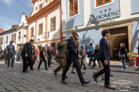 přemístění ulicí Horní z Náměstí Svornosti k Jezuitské zahradě | Český Krumlov