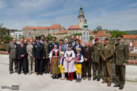 skupinové foto v Jezuitské zahradě | Český Krumlov