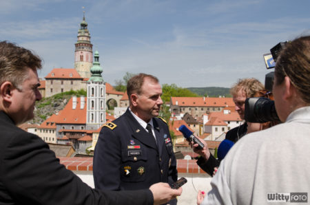 generálporučík Frederick B. Hodges | Český Krumlov