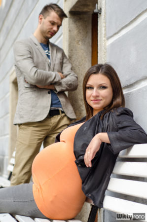 Jiří a těhotná Lenka očekávají Michaela | klášter Zlatá Koruna